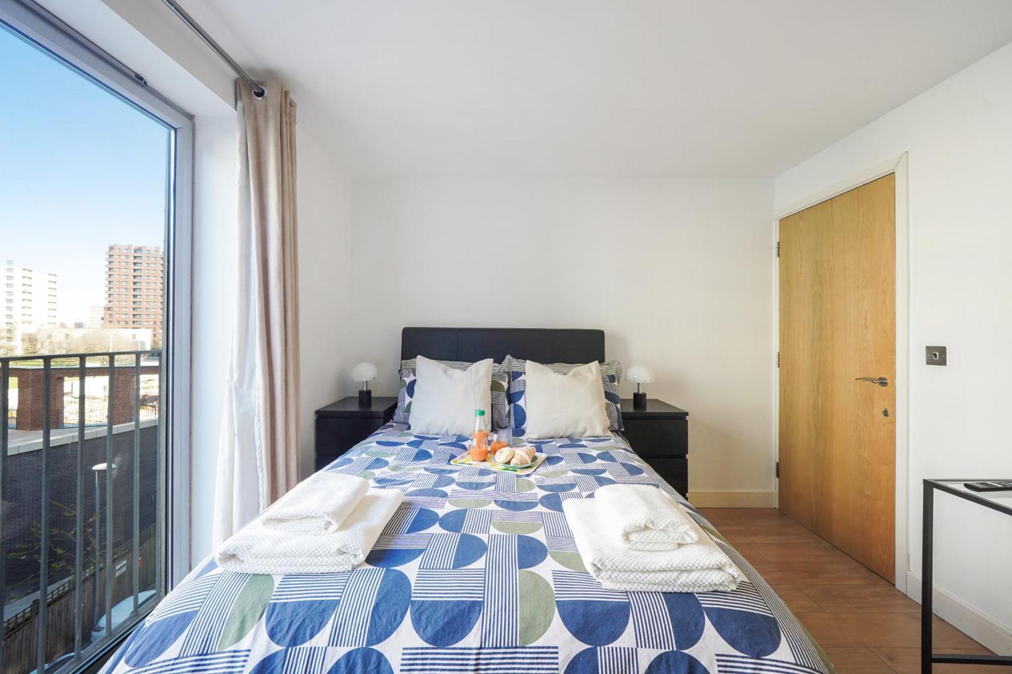 Riverside - 2 Bedroom & Free Parking * Barking (Greater London)