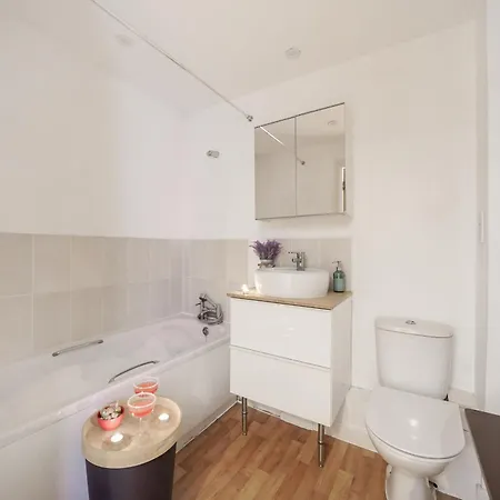 City Riverside - 2 Bedroom & Free Parking Barking  Exterior photo