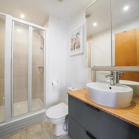 City Riverside - 2 Bedroom & Free Parking Barking  Exterior photo