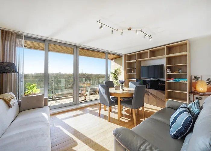 City Riverside - 2 Bedroom & Free Parking