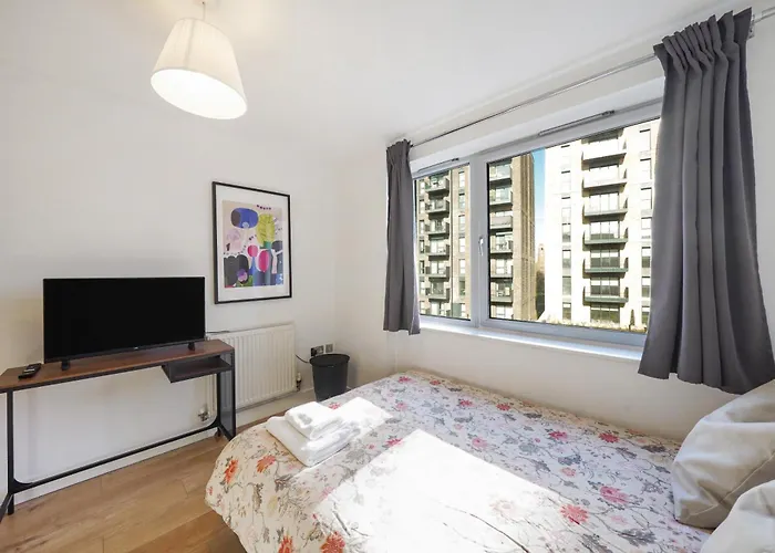 City Riverside - 2 Bedroom & Free Parking