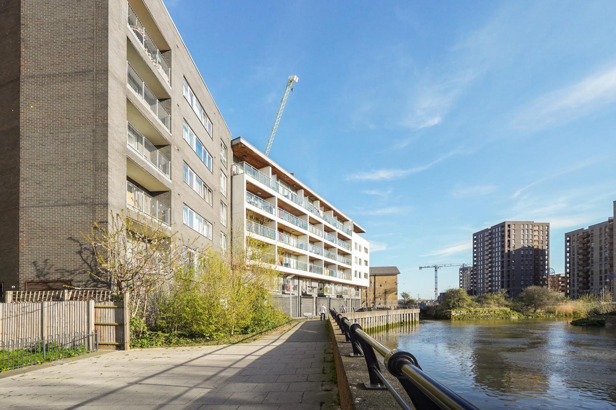 Riverside - 2 Bedroom & Free Parking Apartment Barking (Greater London)